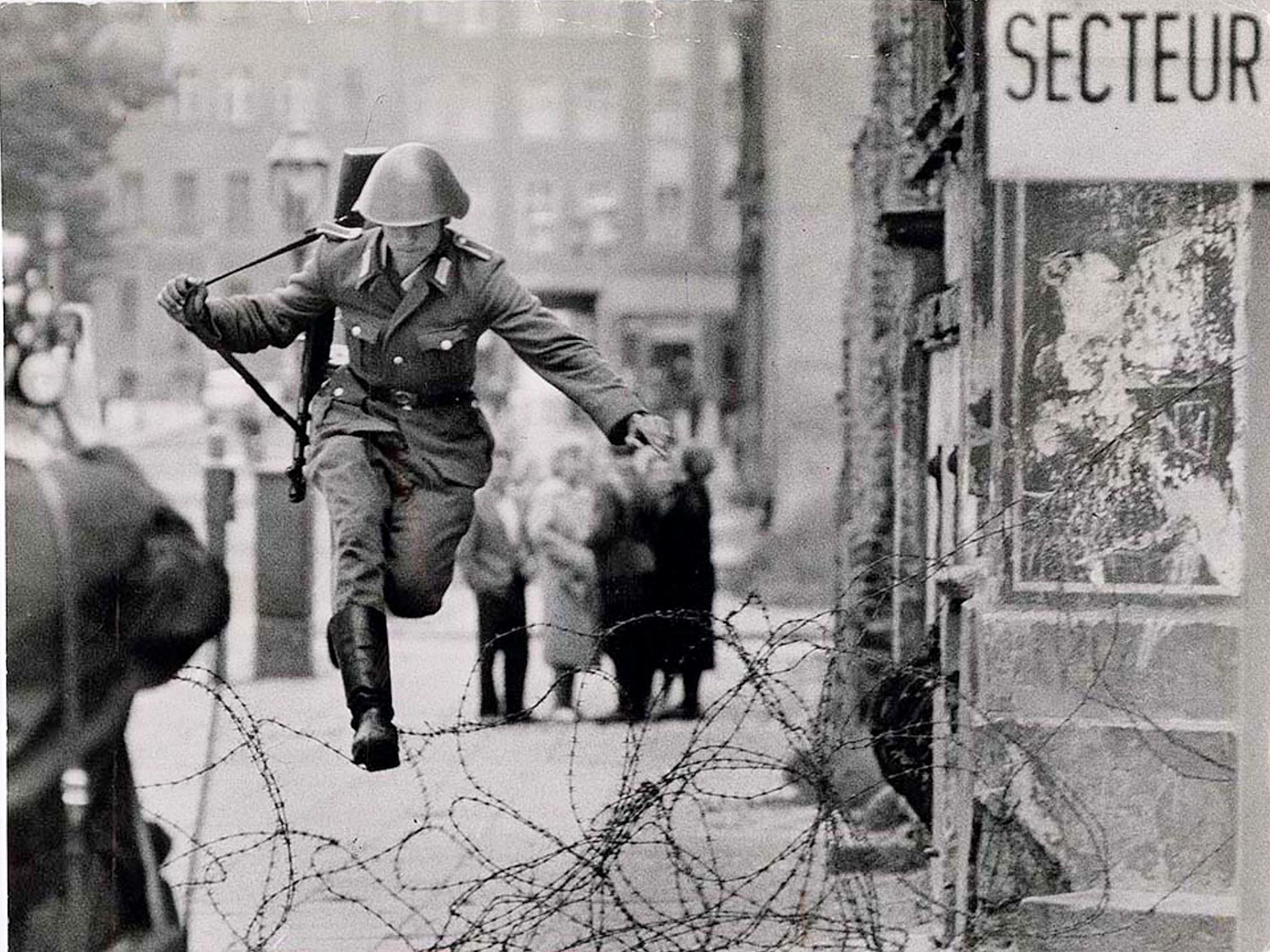 1961, Peter Leibing e il soldato che scappa dal comunismo