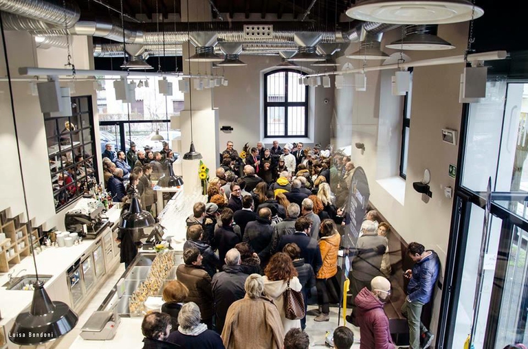 Il locale "21 grammi" di Brescia 