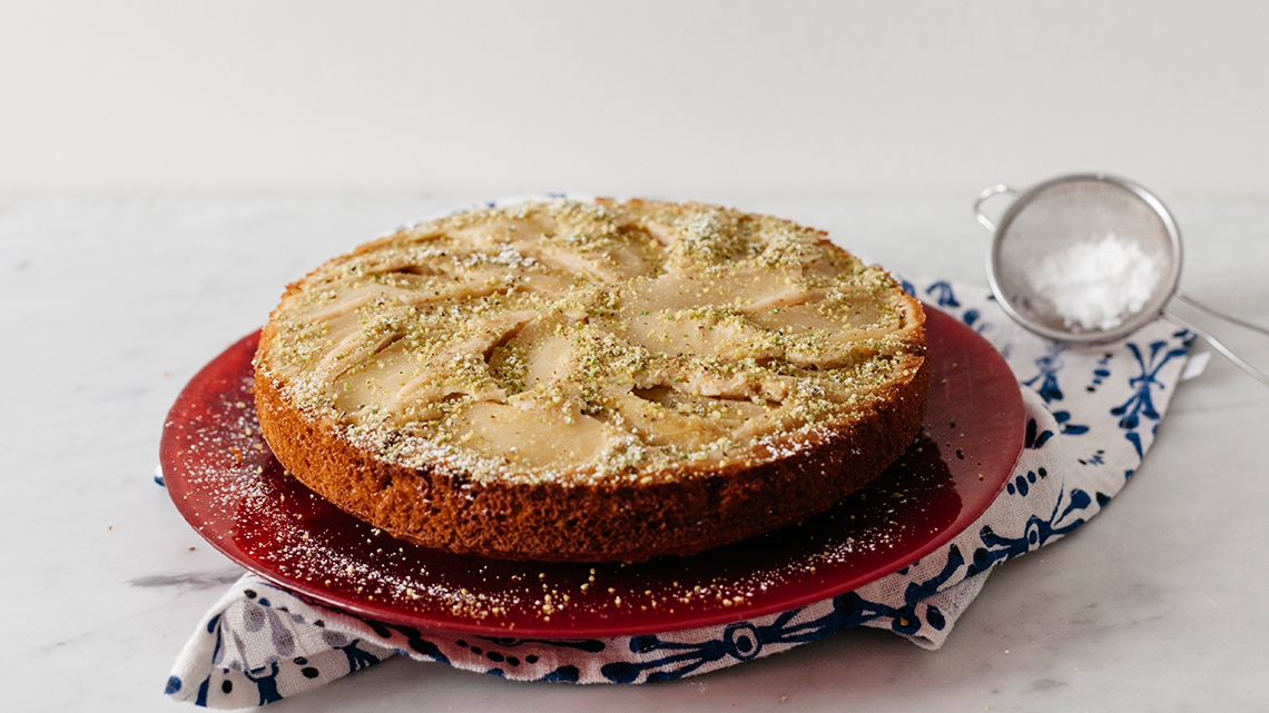 Apple and yogurt cake LifeGate