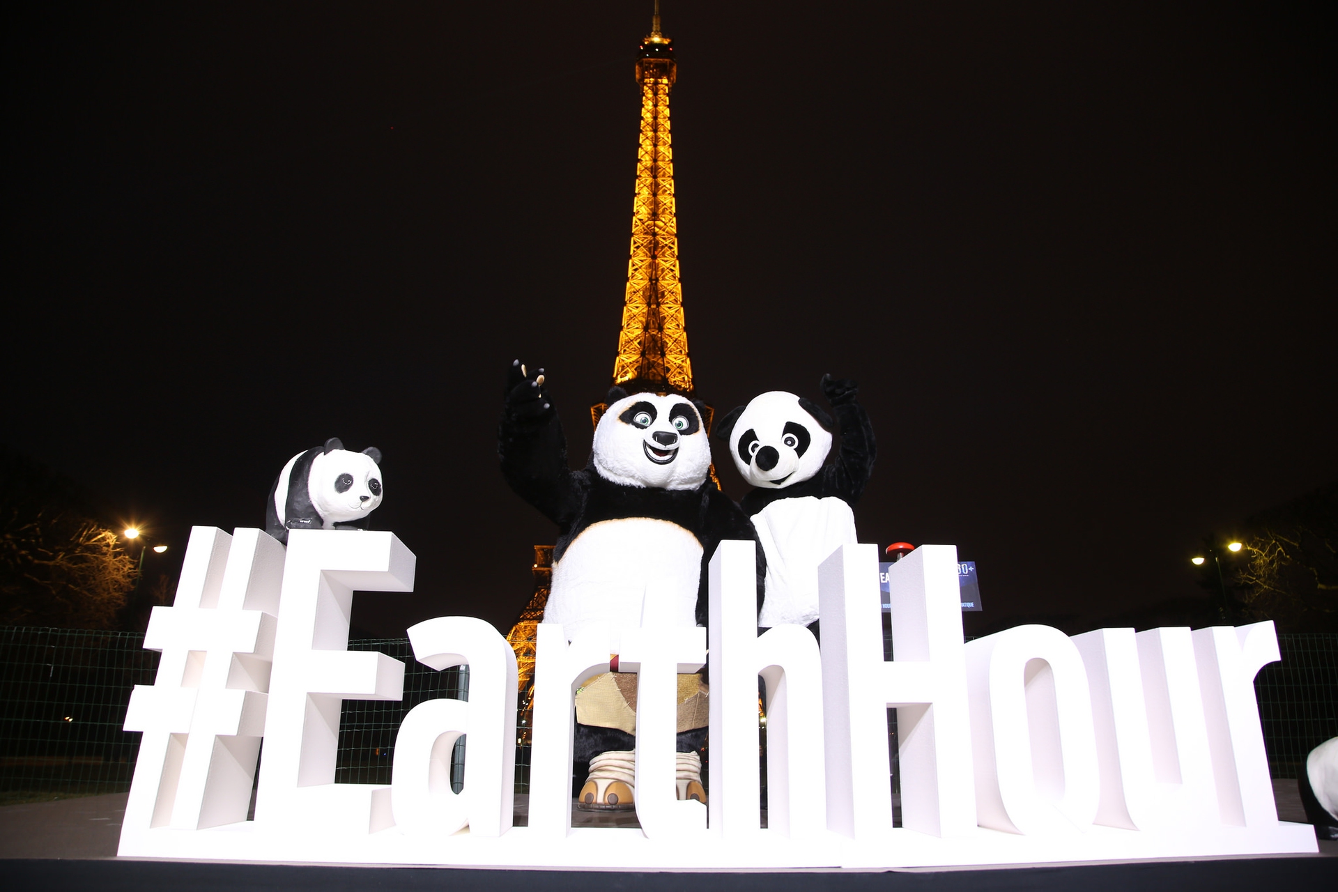 Earth Hour 2016 Parigi