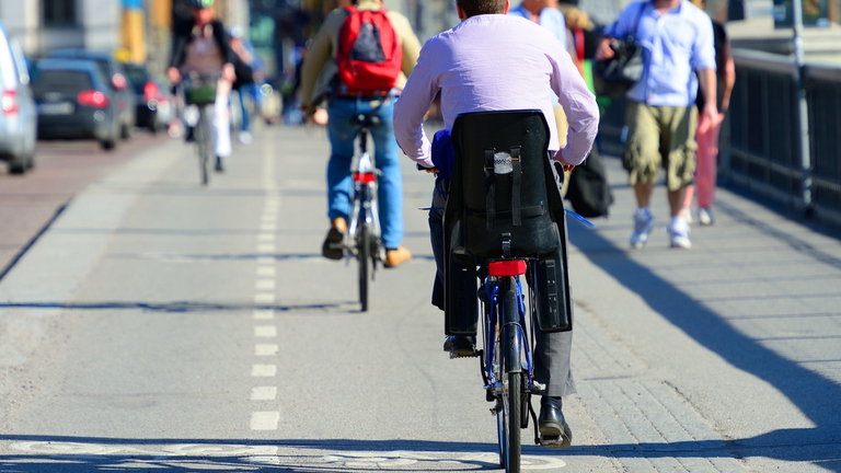 bicicletta, mobilità attiva, città