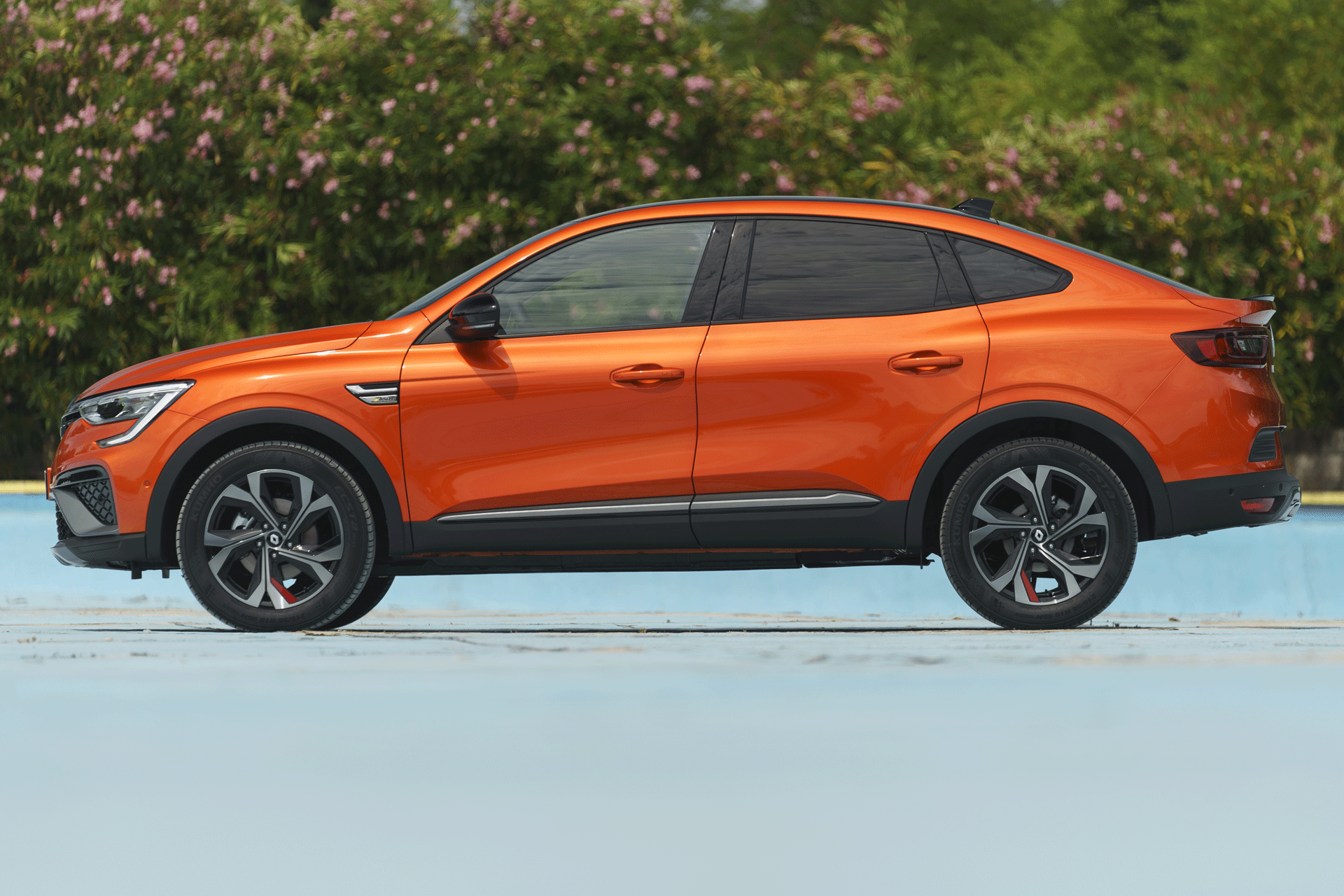 Renault-Arkana-gallery