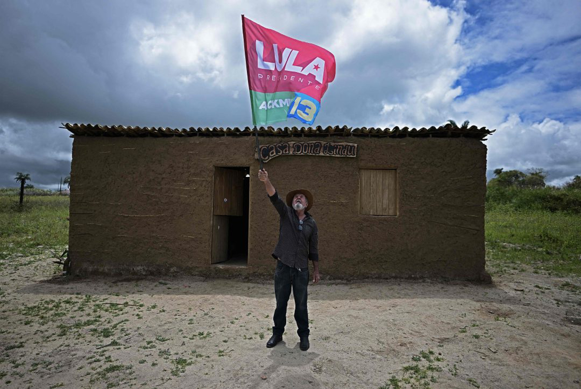 TOPSHOT-BRAZIL-ELECTION-LULA