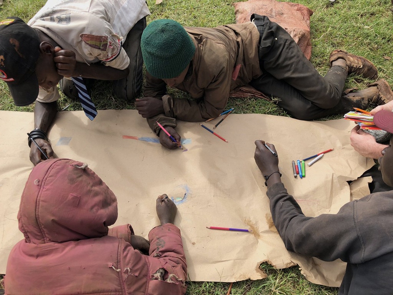 L'inizio del primo workshop a Kawangware © Cherimus