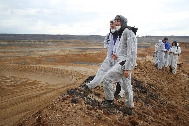 La protesta di una ong tedesca in una miniera di carbone