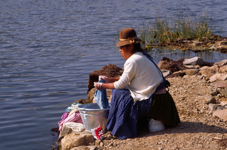 Le dimensioni dei centri abitati attorno al lago Titicaca sono cresciute esponenzialmente negli ultimi anni, il che ha provocato ripercussioni dirette sull'ecosistema ©Jeremy Horner/Corbis