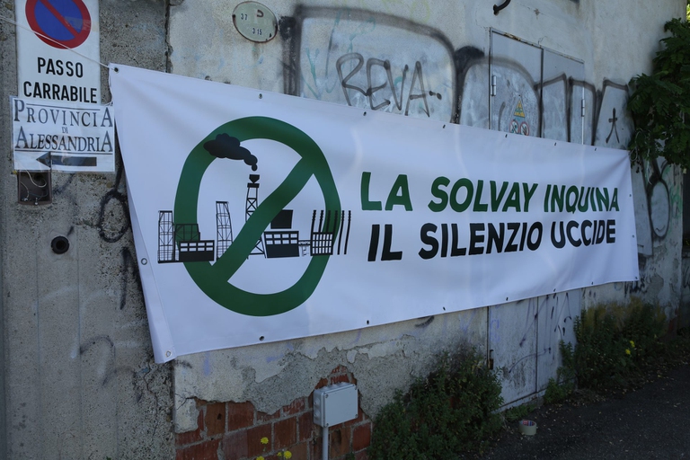 Proteste contro l'azienda chimica Solvay