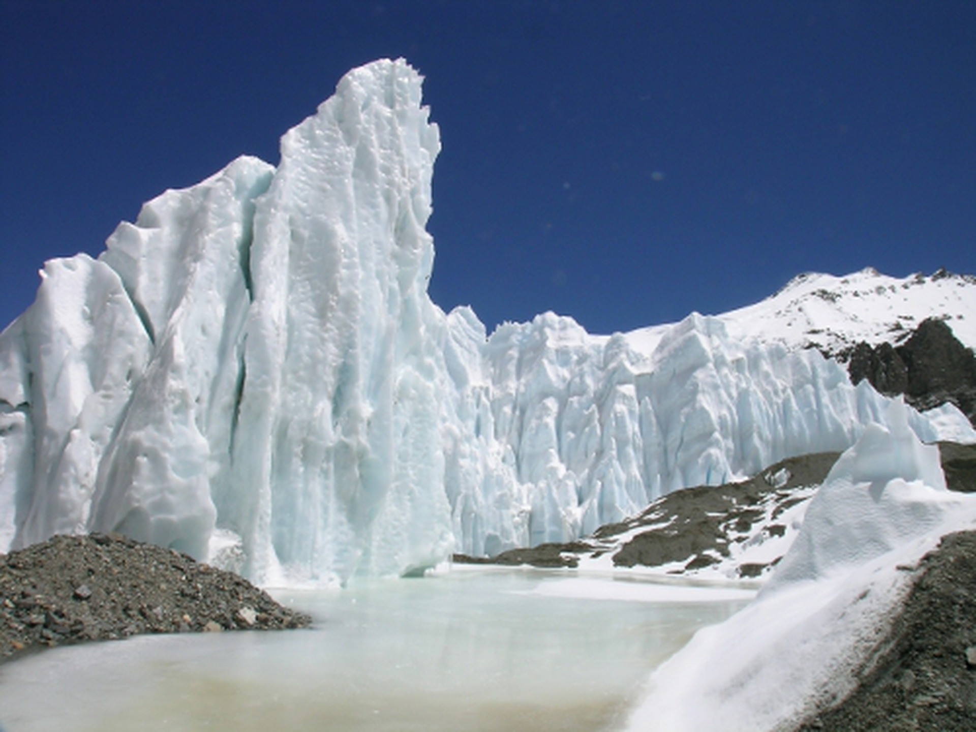 Una spedizione per ripulire il K2 e studiare i cambiamenti del clima