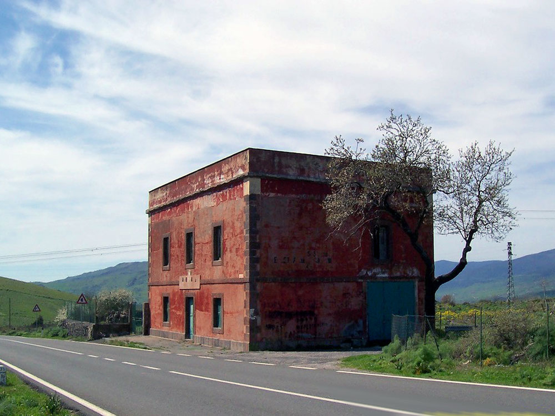 casa-cantoniera-azzurro