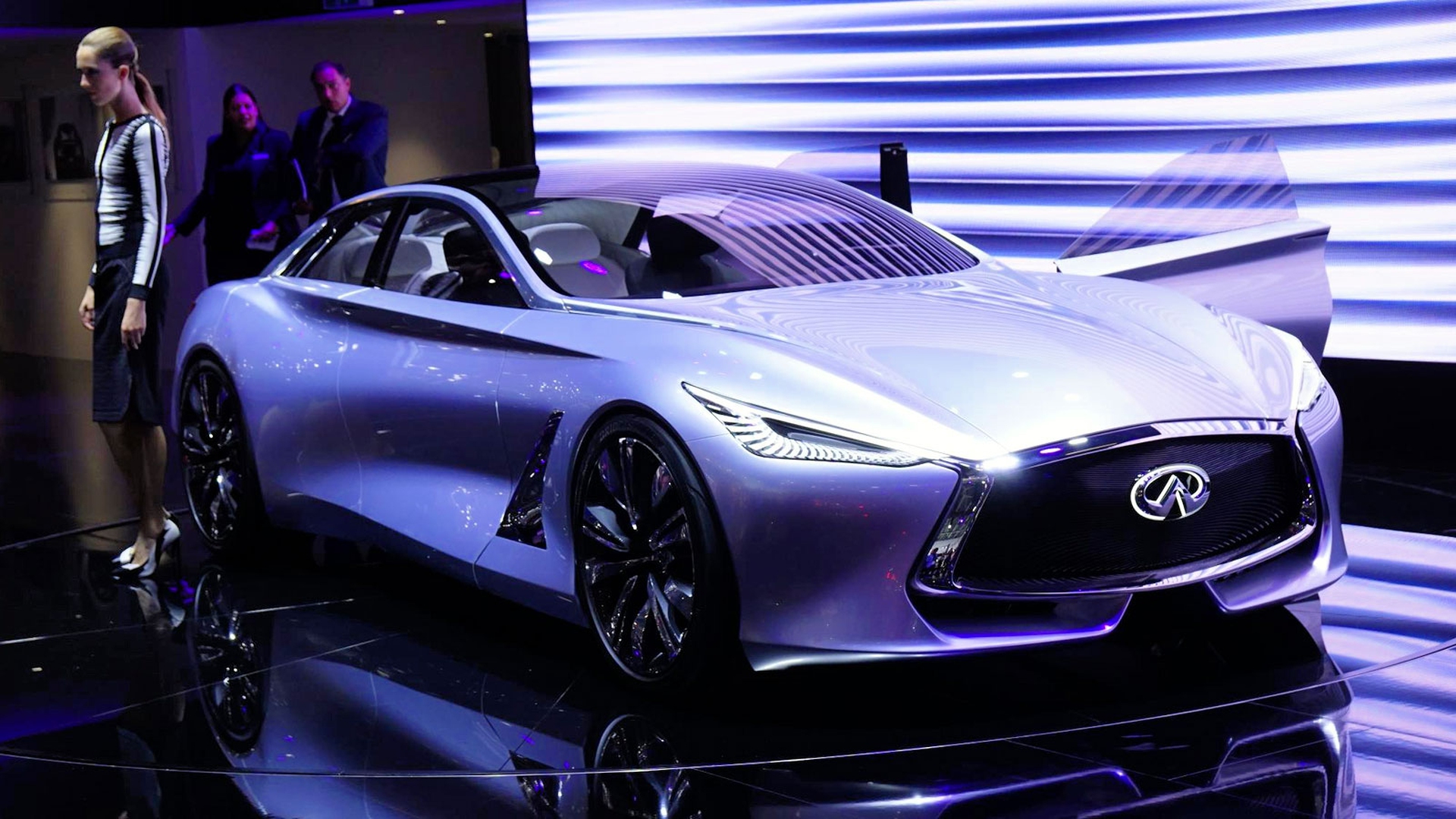 Brillano come stelle le auto elettriche e ibride al Motor Show di Parigi