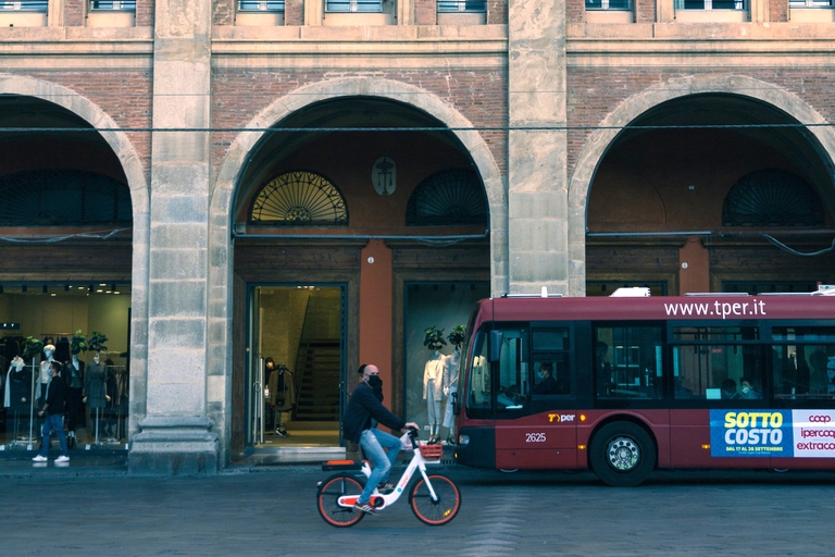 Bici e trasporto pubblico a Bologna
