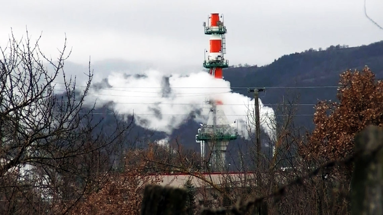 Per il momento, la maggioranza delle risorse petrolifere nazionali si trova in Basilicata e proviene essenzialmente dal giacimento della Val d’Agri, il più grande campo on-shore in Europa. L’Eni è operatore della concessione Val d’Agri (60,77%) - in partnership con Shell (39,23%) - che ha rappresentato nel 2012 il 30% della produzione petrolifera Eni in Italia.