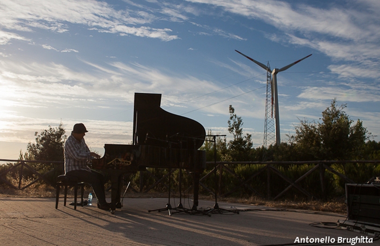 Festival di Berchidda Tula Parco eolico, J.Medeski (foto Antonello Brughitta)