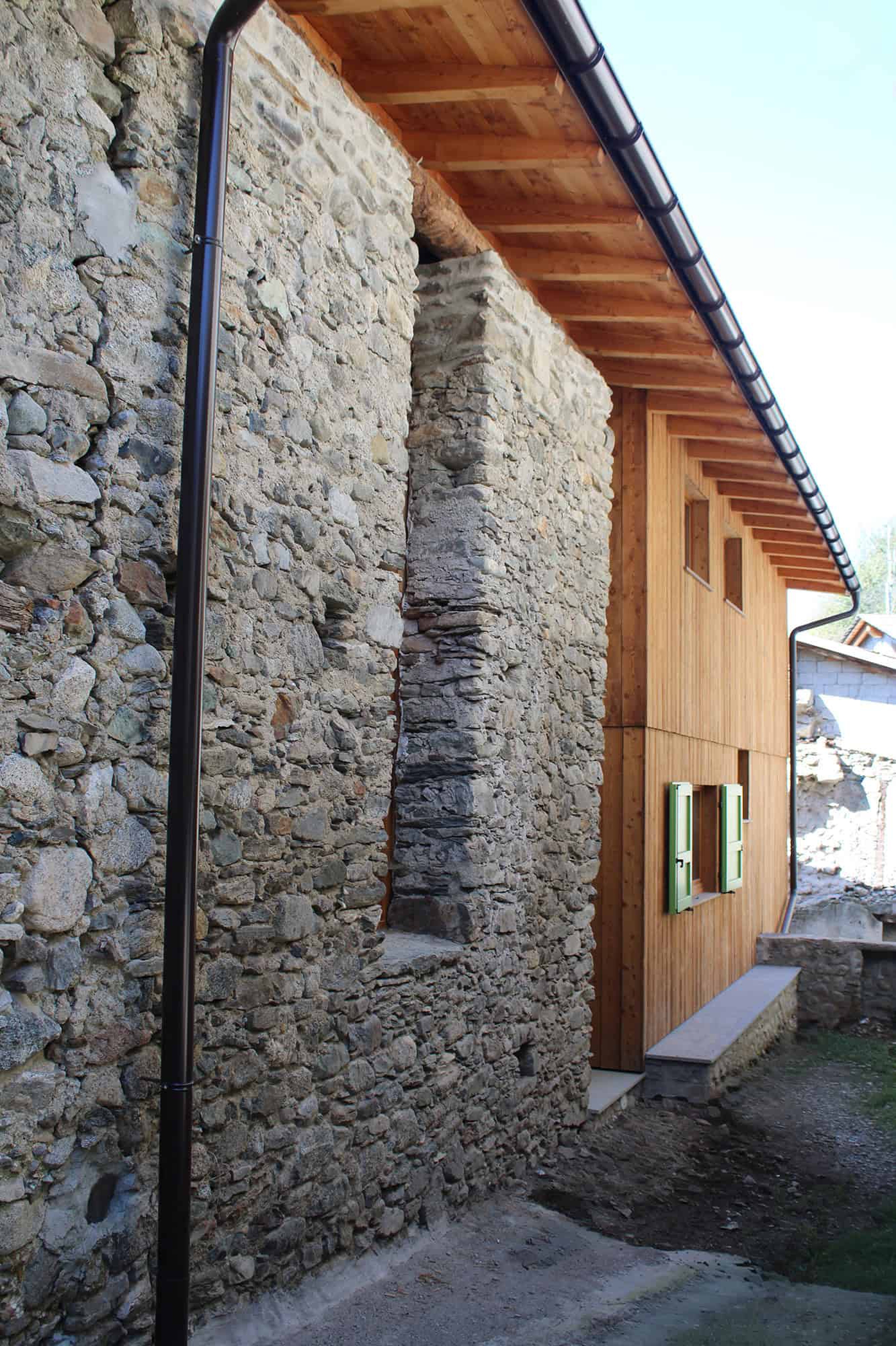 Interventi per la riqualificazione e valorizzazione della contrada Polaggia