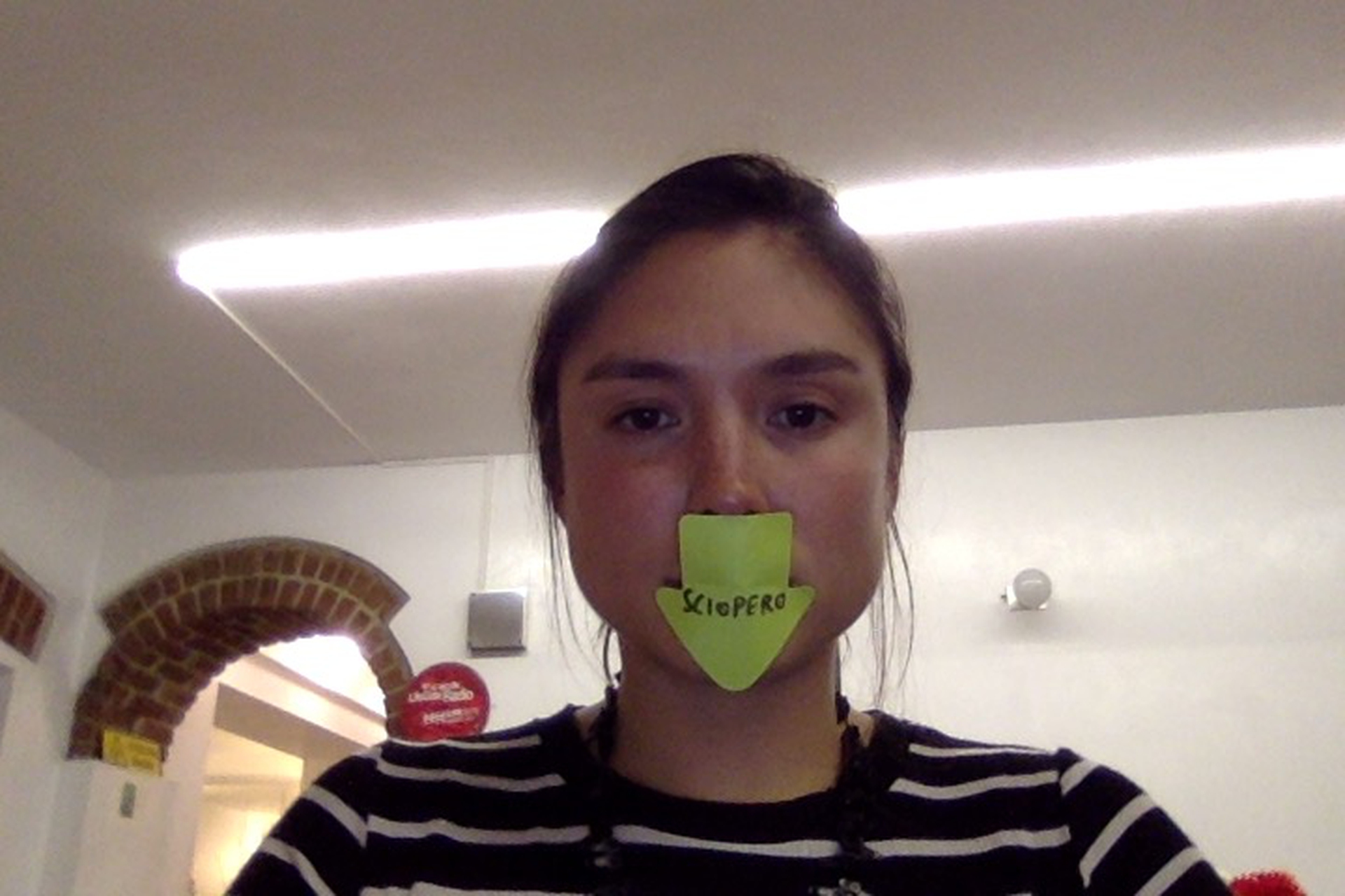 ^7F7E2EF1EB0298B378D1EE88E067DCB846688F16083AA49AB3^pimgpsh_fullsize_distr