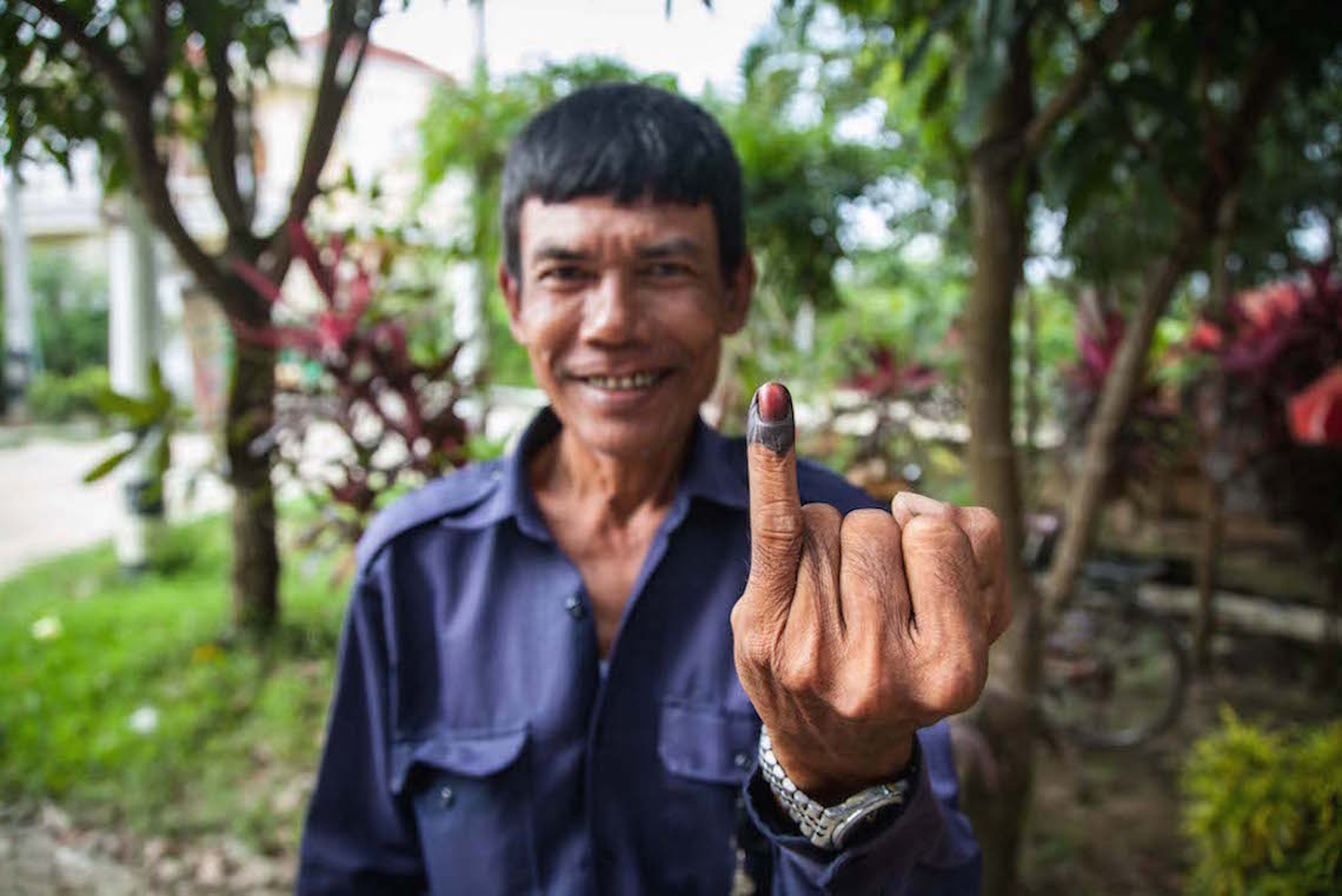 myanmar-election-pinkie