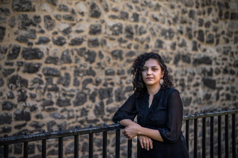 La sorella di Alaa Abdel Fattah, che da Londra porta avanti la sua protesta