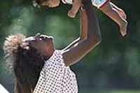 Massaggio al bambino, contatto d’amore