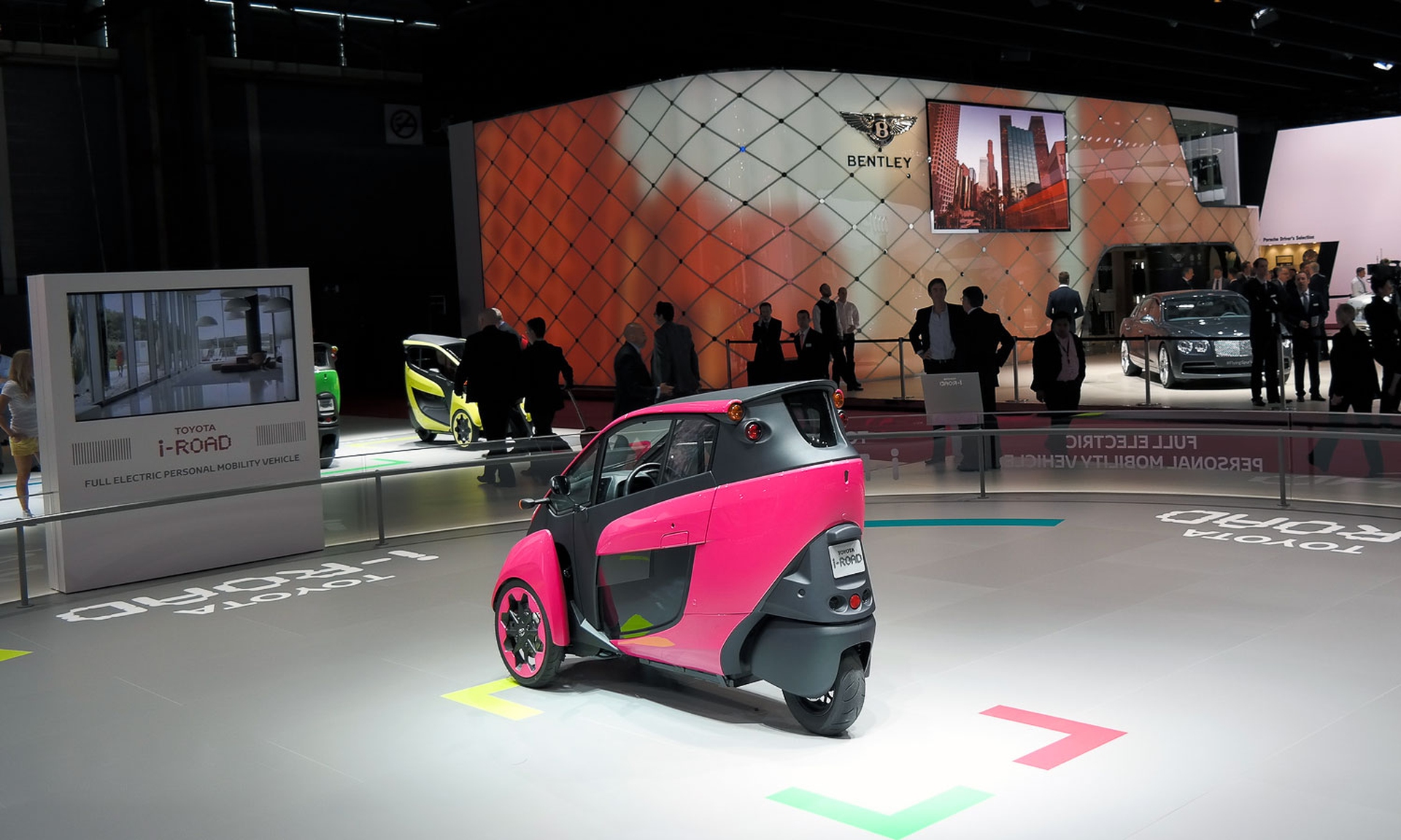 In Francia si festeggia l’i-Road: dalle strade di Grenoble al Motor Show della capitale