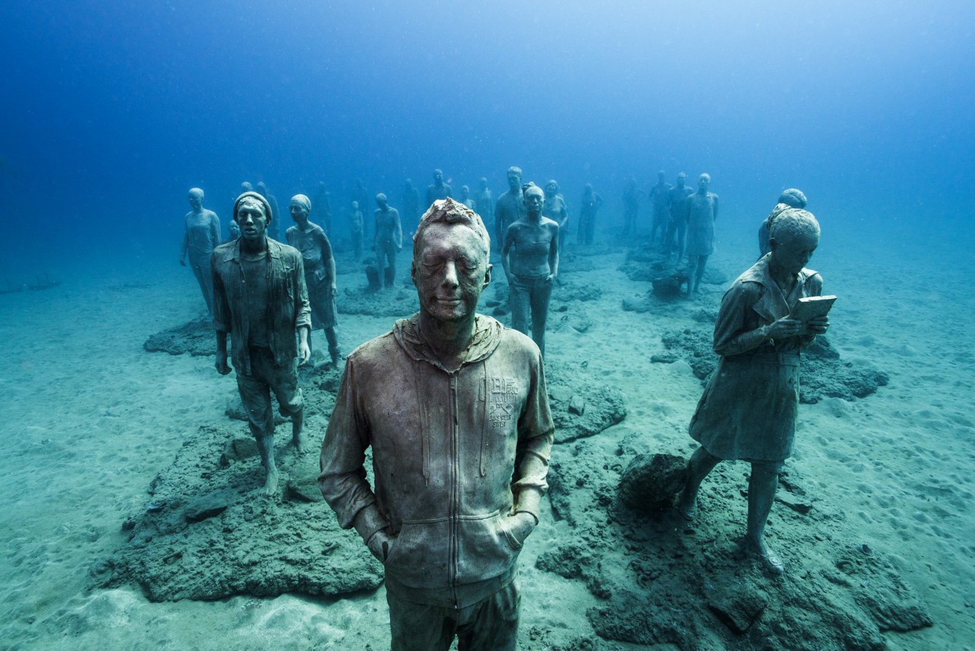 подводные статуи