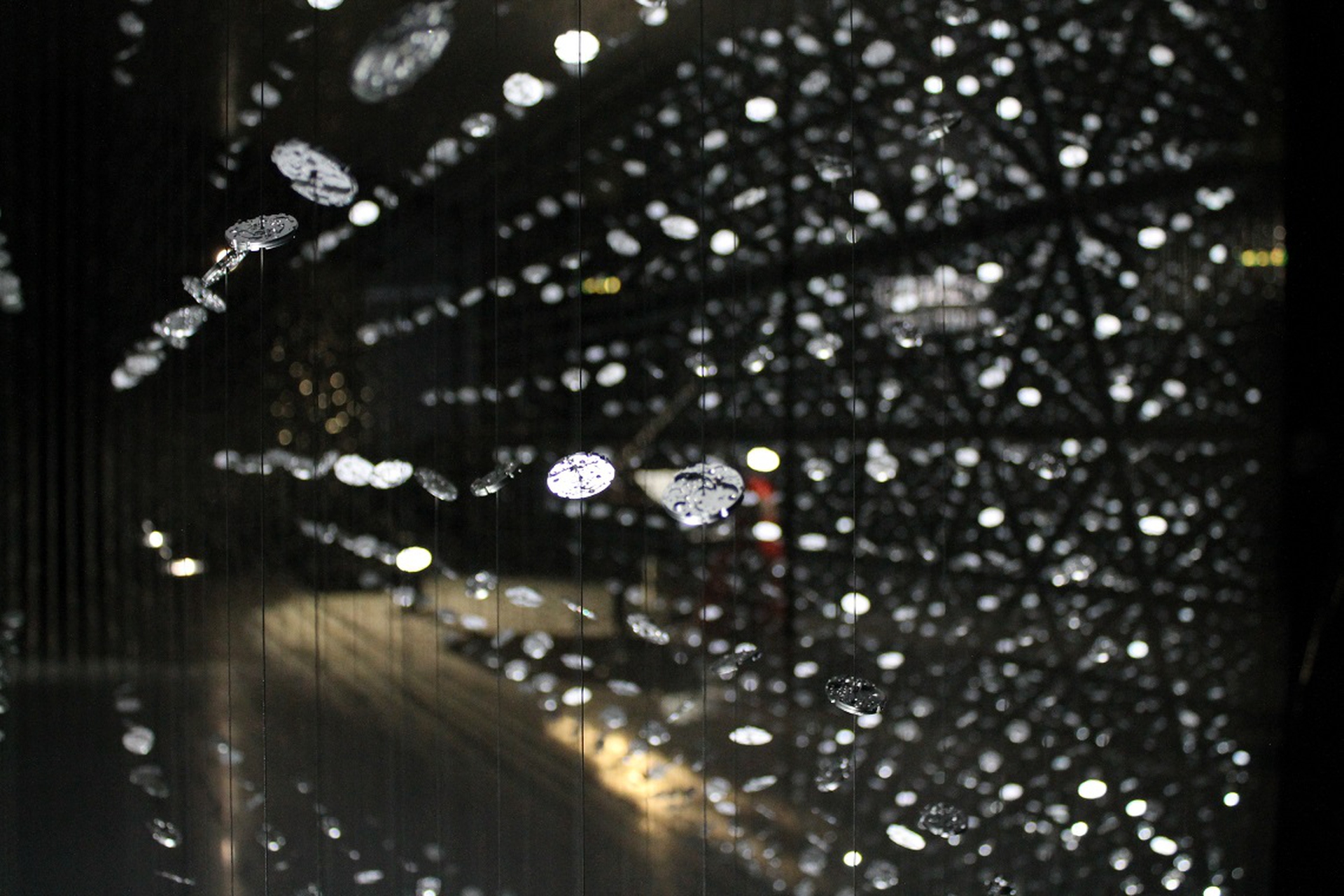 Time is TIME con vecchi meccanismi di orologi