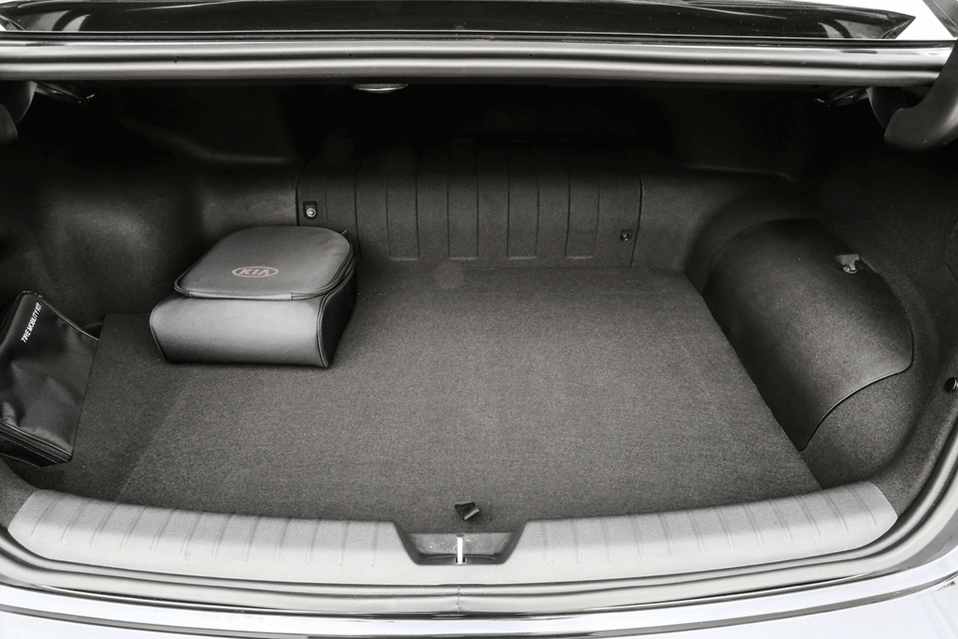 KiaOptimaPHEV-bagagliaio