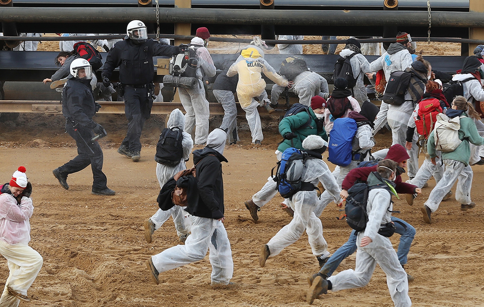 La protesta di una ong tedesca in una miniera di carbone