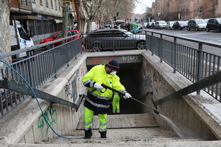 coronavirus italia disinfezione