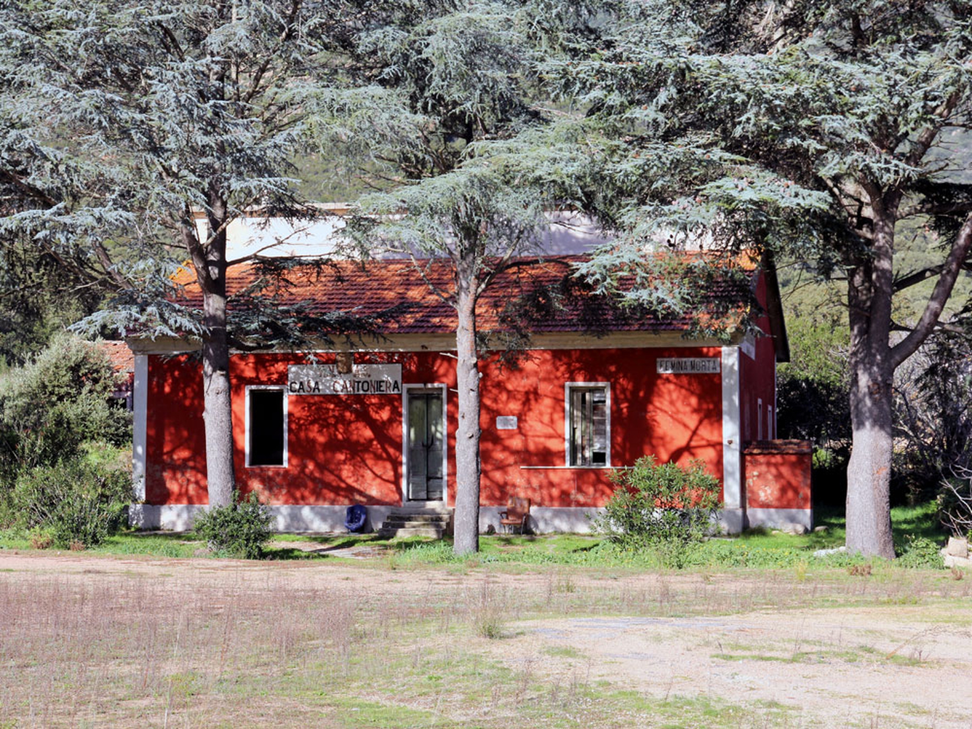 Bortigiadas_-_Casa_cantoniera_di_Femina_Morta_-_SS_127_(03)