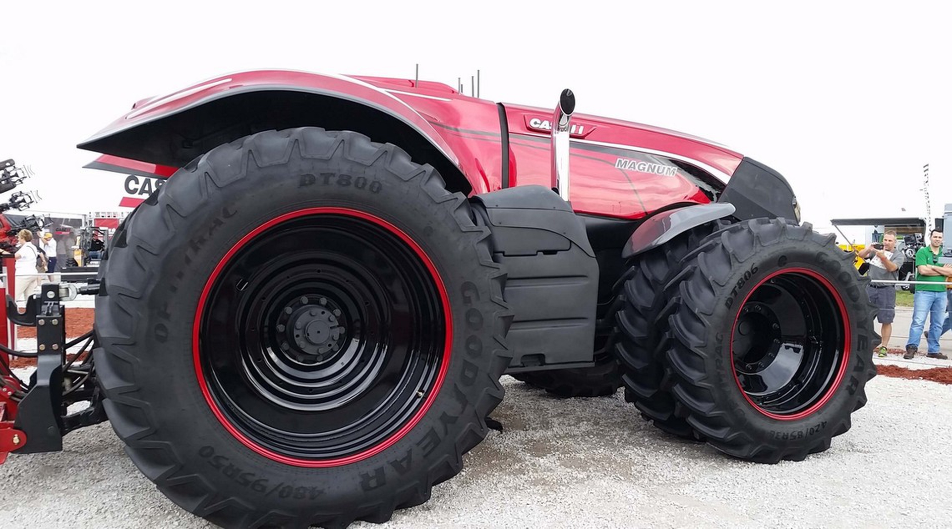 I trattori a guida autonoma garantiranno più cibo per tutti, con meno risorse