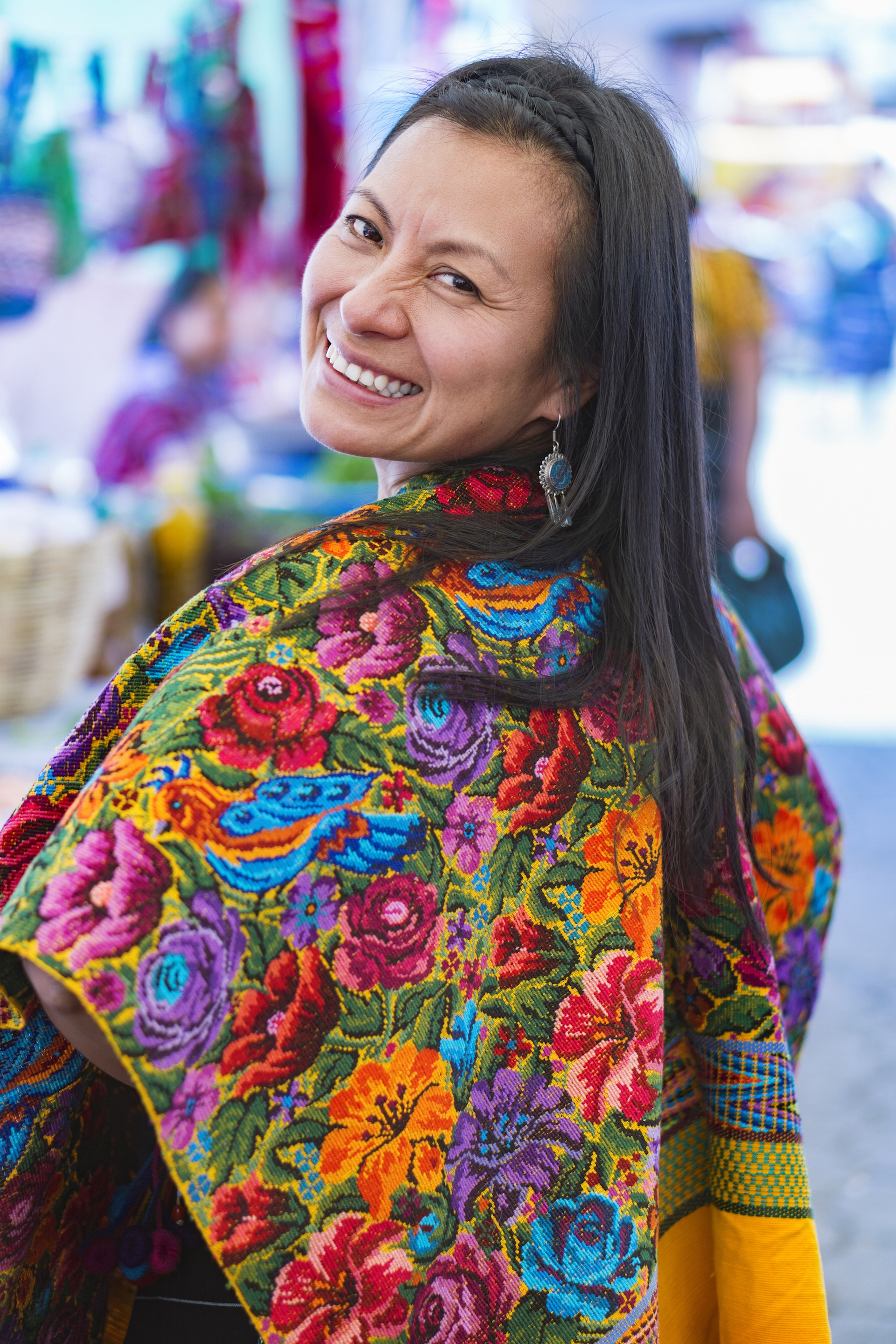 Guatemala, le donne Maya lottano per proteggere i tessuti indigeni dall’industria della moda