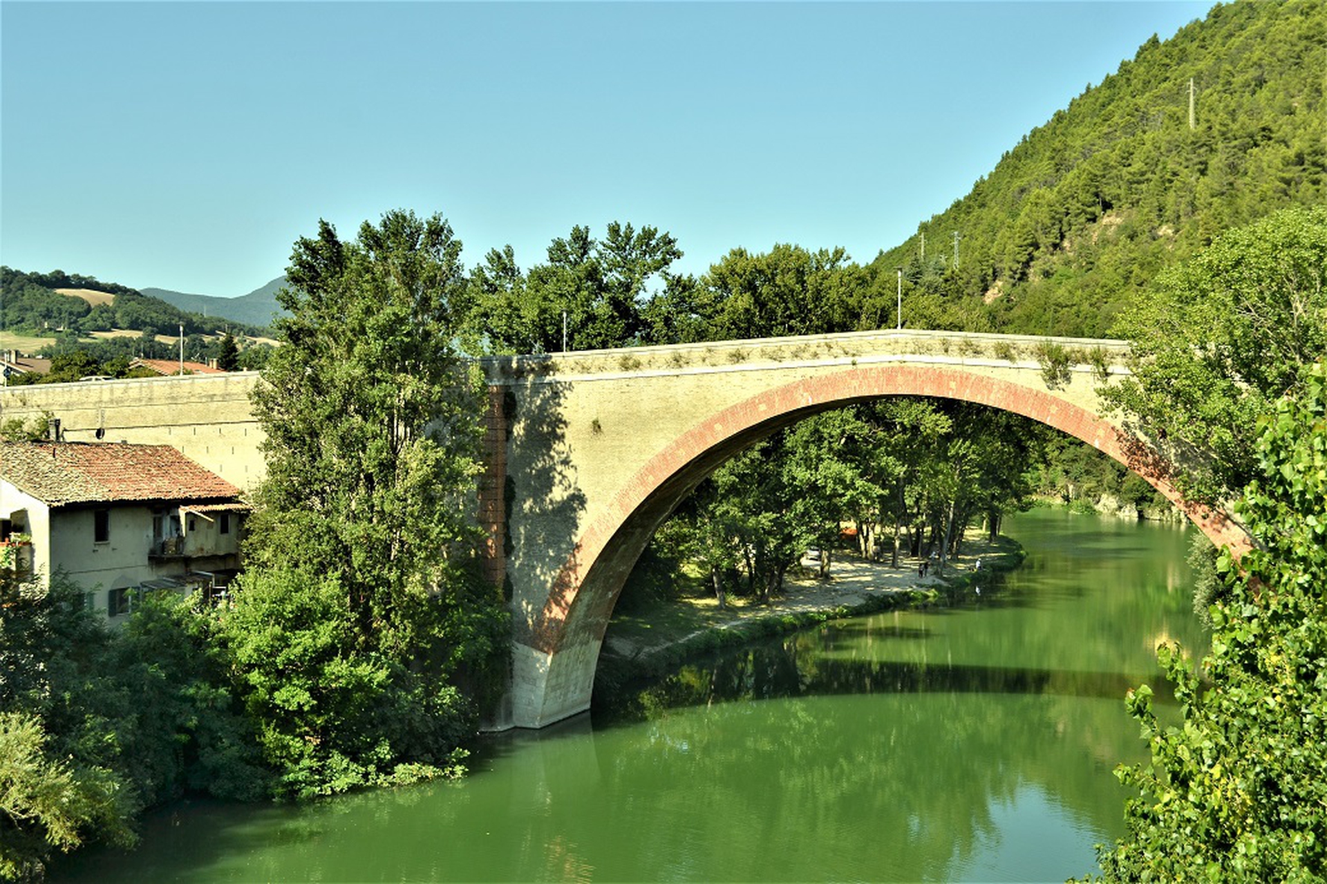 Il ponte sul Metauro a Fossombrone si chiama ponte della Concordia
