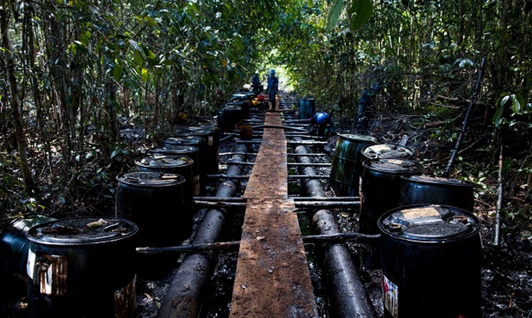sfruttamento petrolifero nell'Amazzonia peruviana