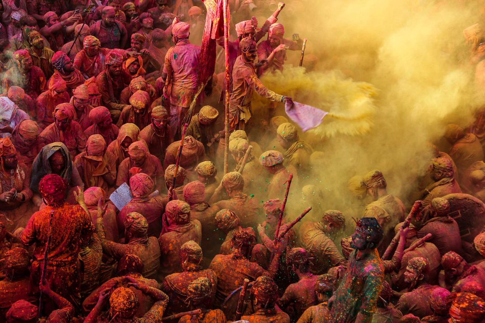 TOPSHOT-INDIA-RELIGION-FESTIVAL-HOLI