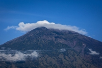 Bali, si teme l’eruzione del Monte Agung: evacuate oltre 140mila persone