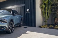 Citroën C4, debutta la prima versione elettrica