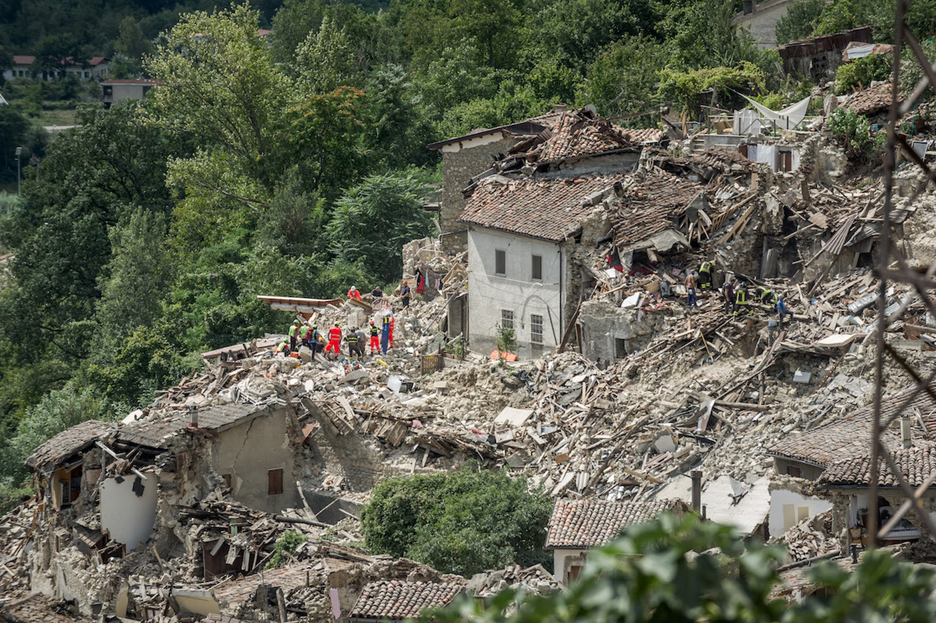 Terremoto, cosa sta succedendo in queste ore in centro Italia