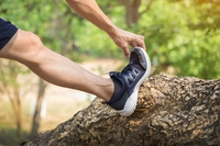 Stretching in cammino e all’aria aperta