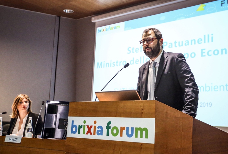 Ministro Patuanelli alla presentazione di futura digital time.