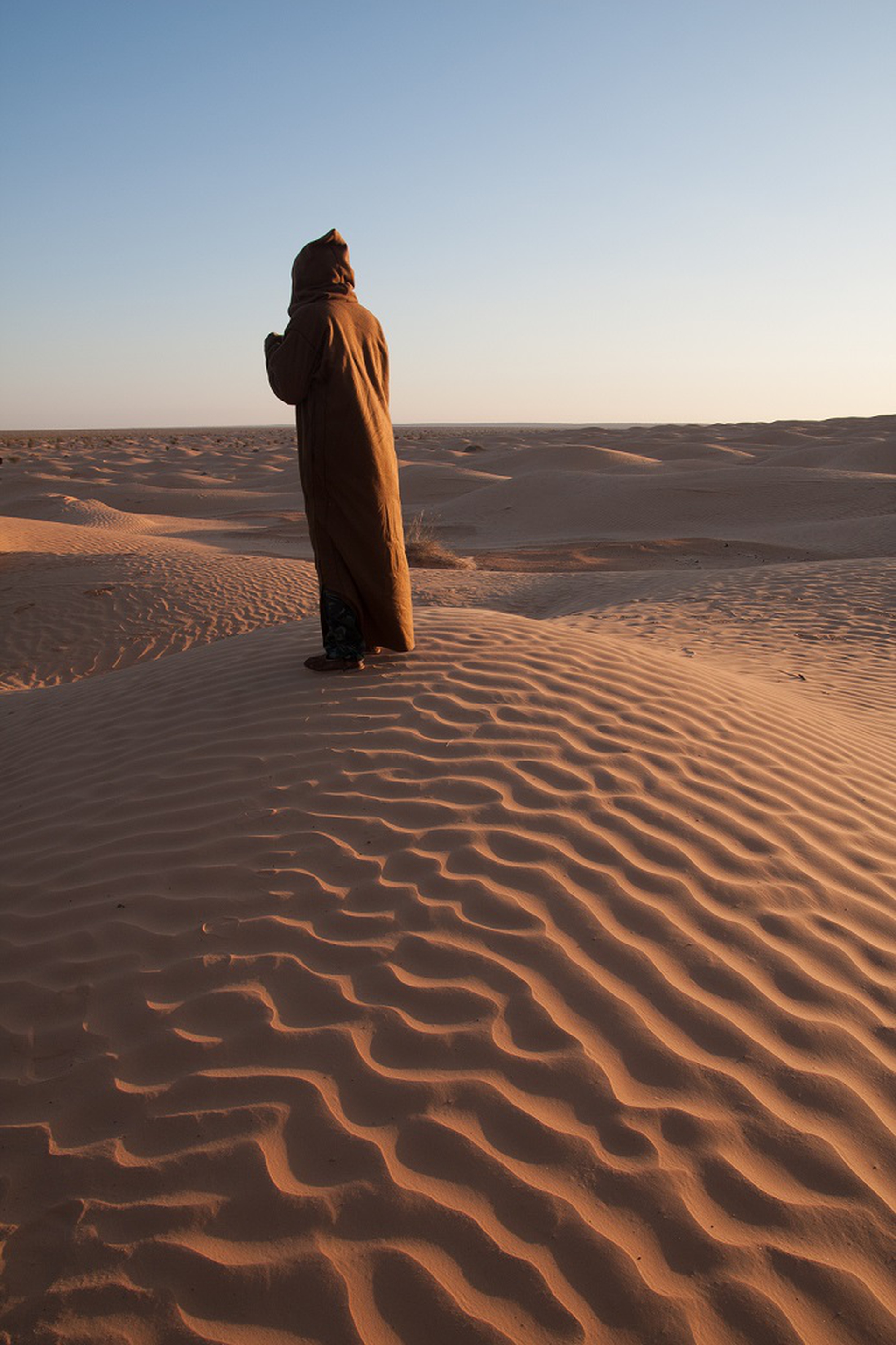 Attraversare il deserto camminando: il trekking con Sharewood