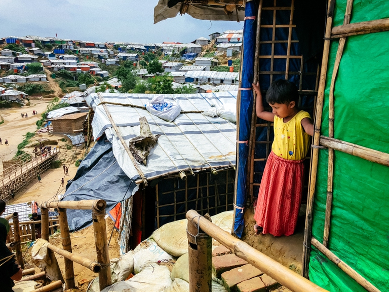 Oggi più di 900mila persone sono ospitate in accampamenti di fortuna nella regione di Cox’s Bazar © Sebastien Duijndam/Azione contro la fame
