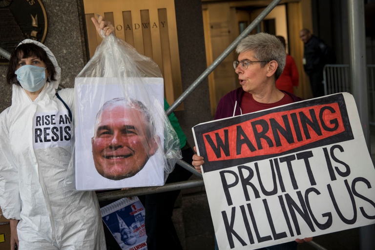 Scott Pruitt EPA si dimette