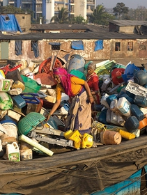 L’India non mantiene la sua promessa di vietare la plastica monouso per il compleanno di Gandhi