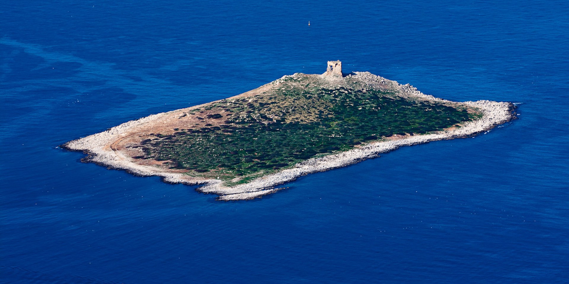 Un Party Abusivo Sull'isola Delle Femmine Finisce Con Un'indagine E 80 