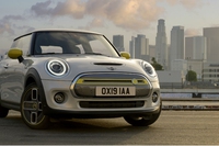 Anche la mitica Mini Cooper diventa elettrica, disponibile in Italia da marzo 2020