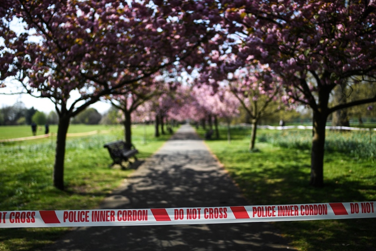 Le transenne vietano l'ingresso al Greenwich Park, Londra, Inghilterra