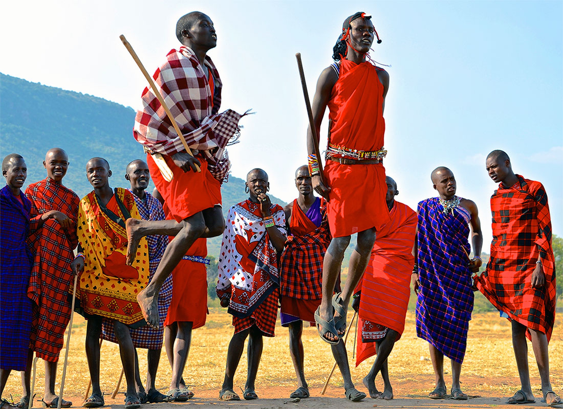 Самые высокие африки. Масаи племя. Племя Масаи в Танзании. Масаи прыжки Масаи. Масаи народ Африки.
