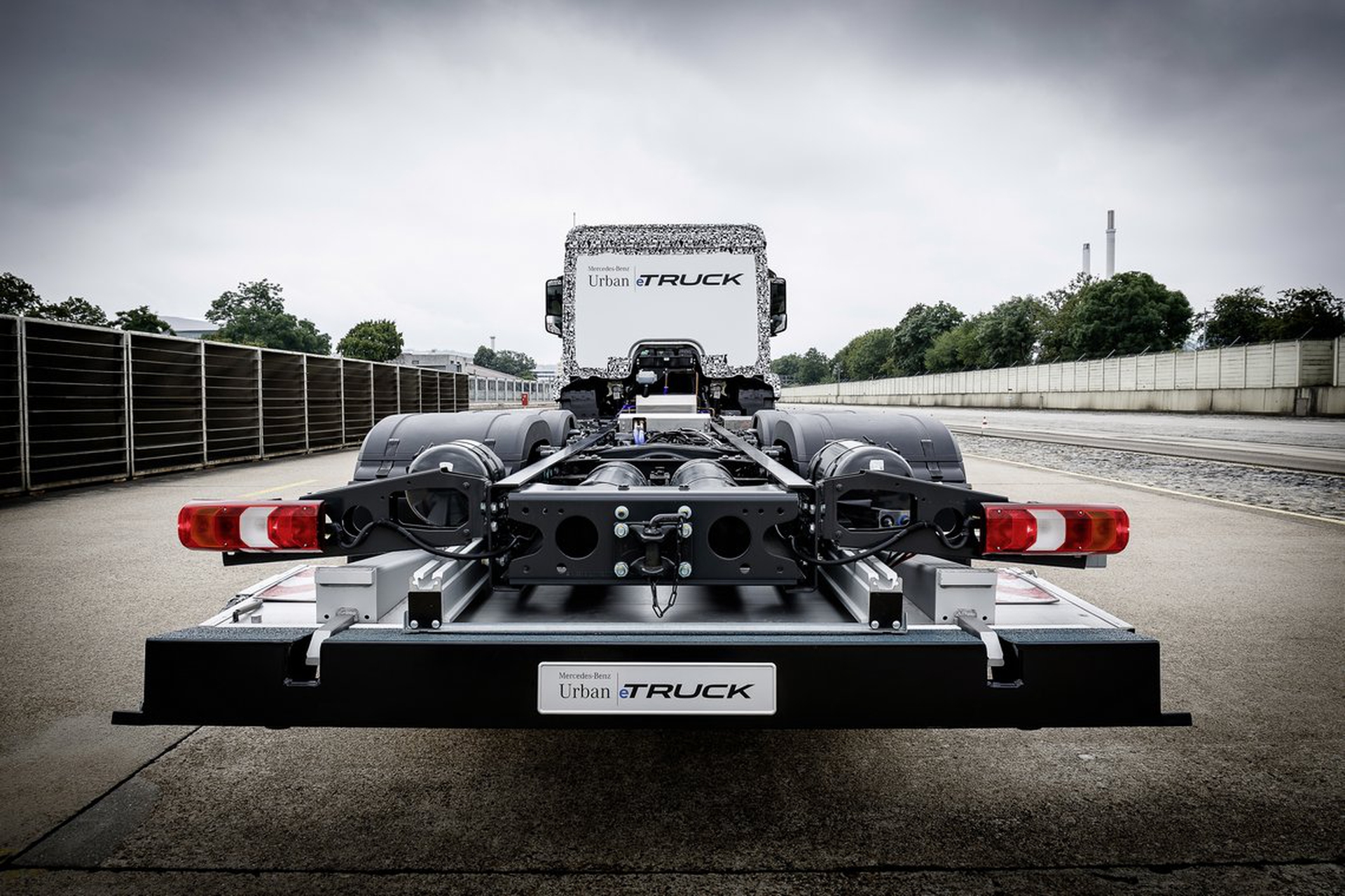 Mercedes-Benz Urban eTruck-003