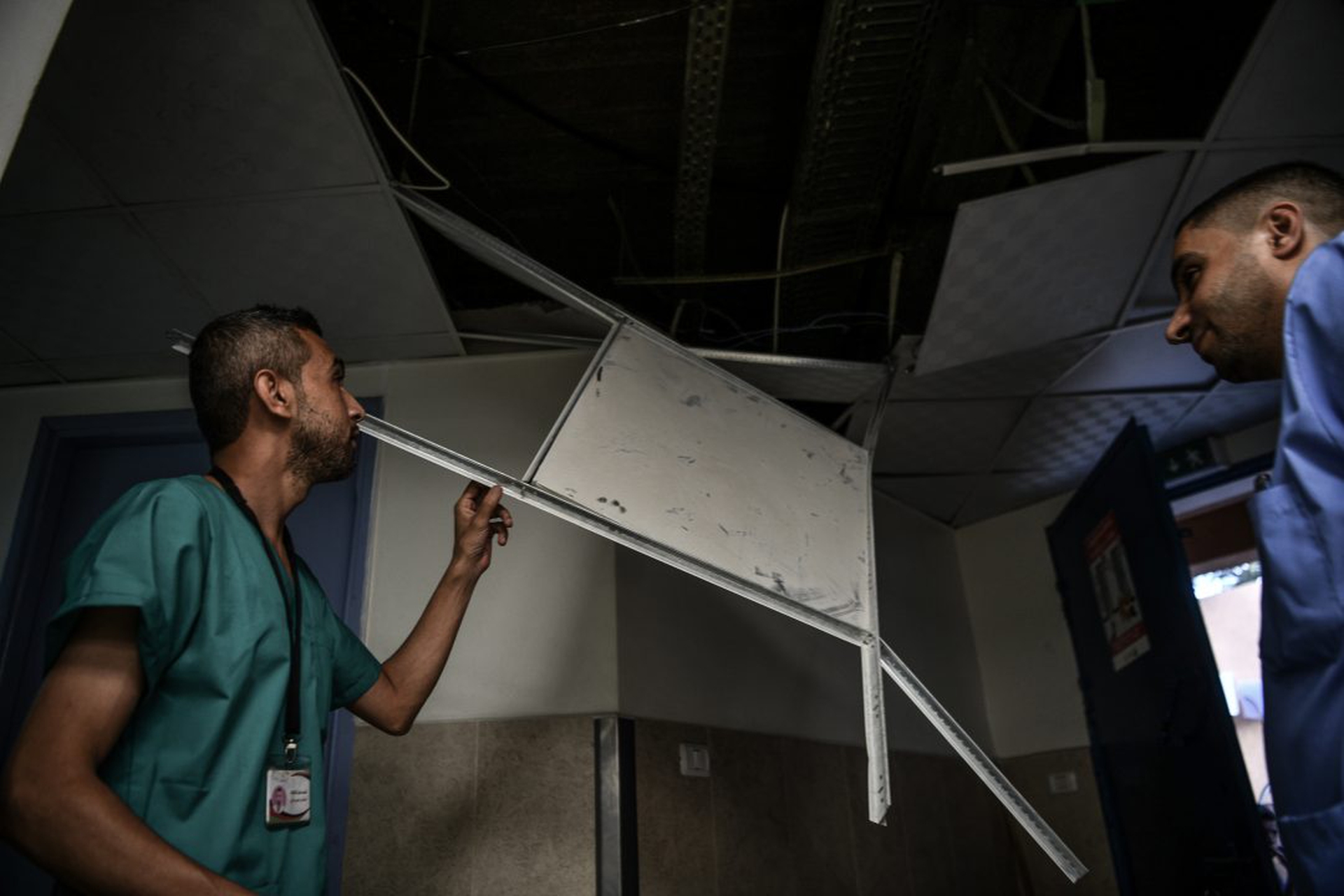 Al-Nasser Hospital damaged after Israeli attacks hit nearby Khalid ibn al-Walid Mosque