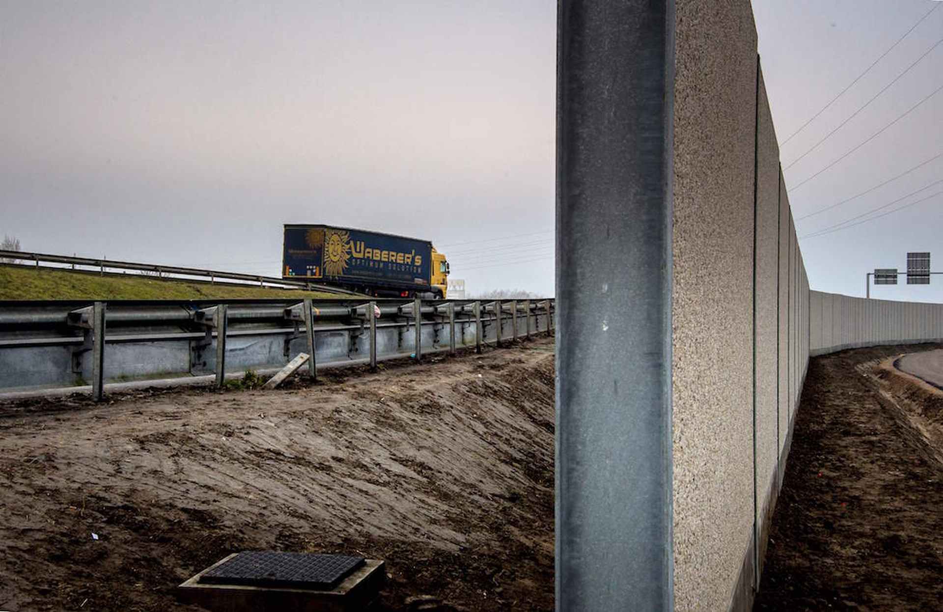 Muro di Calais-629478138